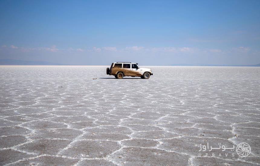 دریاچه نمک خور بیابانک اصفهان